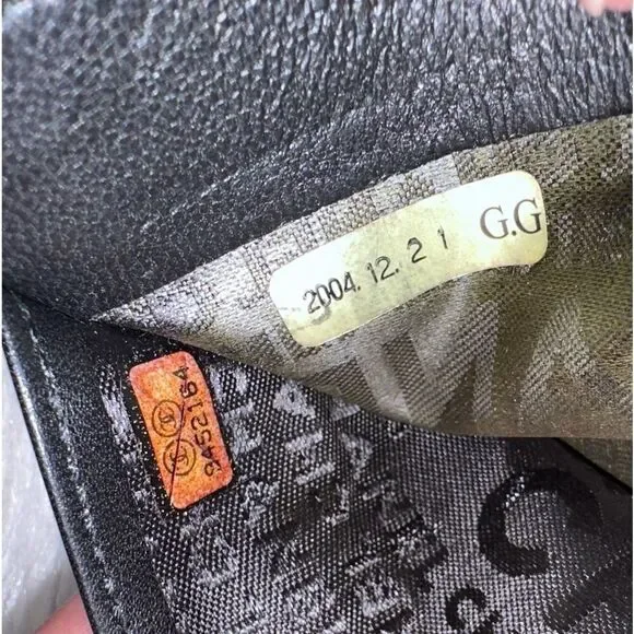 Chanel Camelia Wallet - Picture 9 of 16